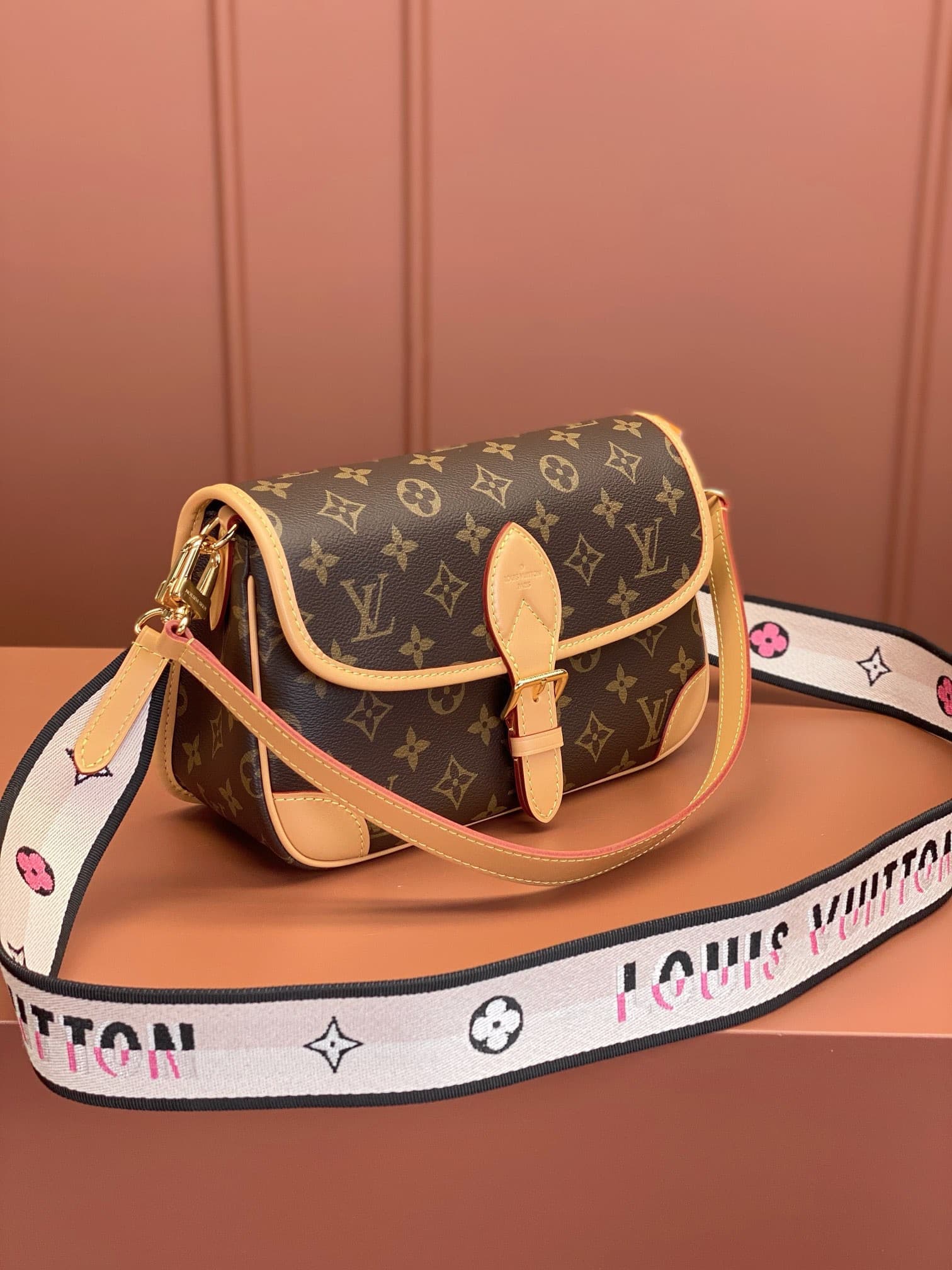 LV Bag M45985