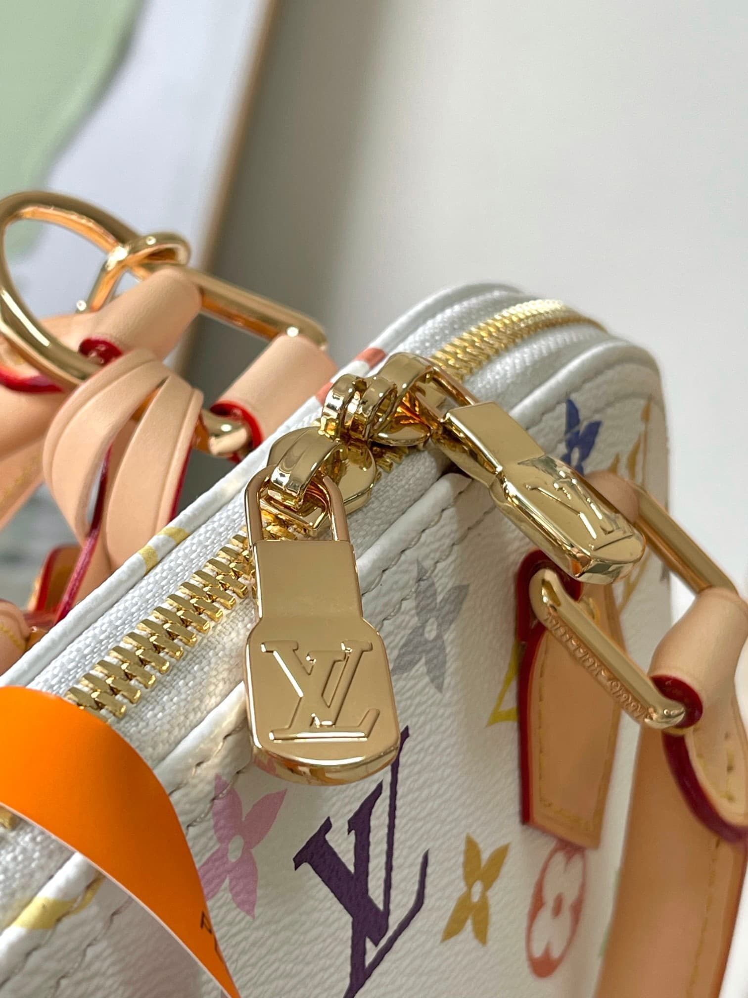 LV Bag M13078