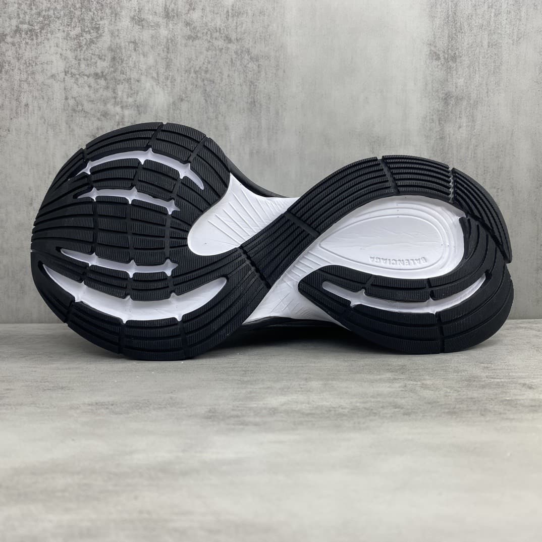 Balenciaga 12.5