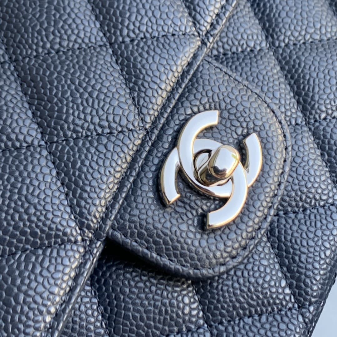 Chanel Medium CF25cm