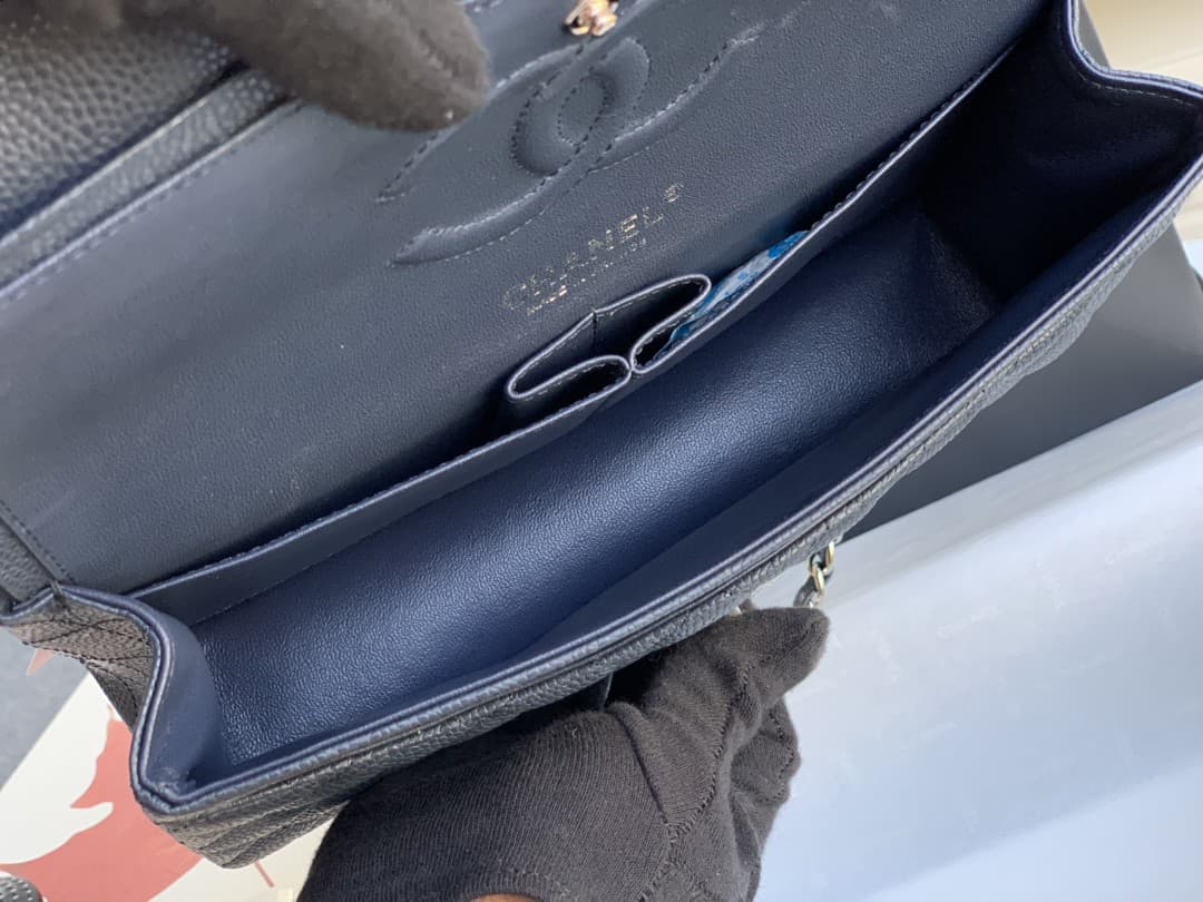 Chanel Medium CF25cm